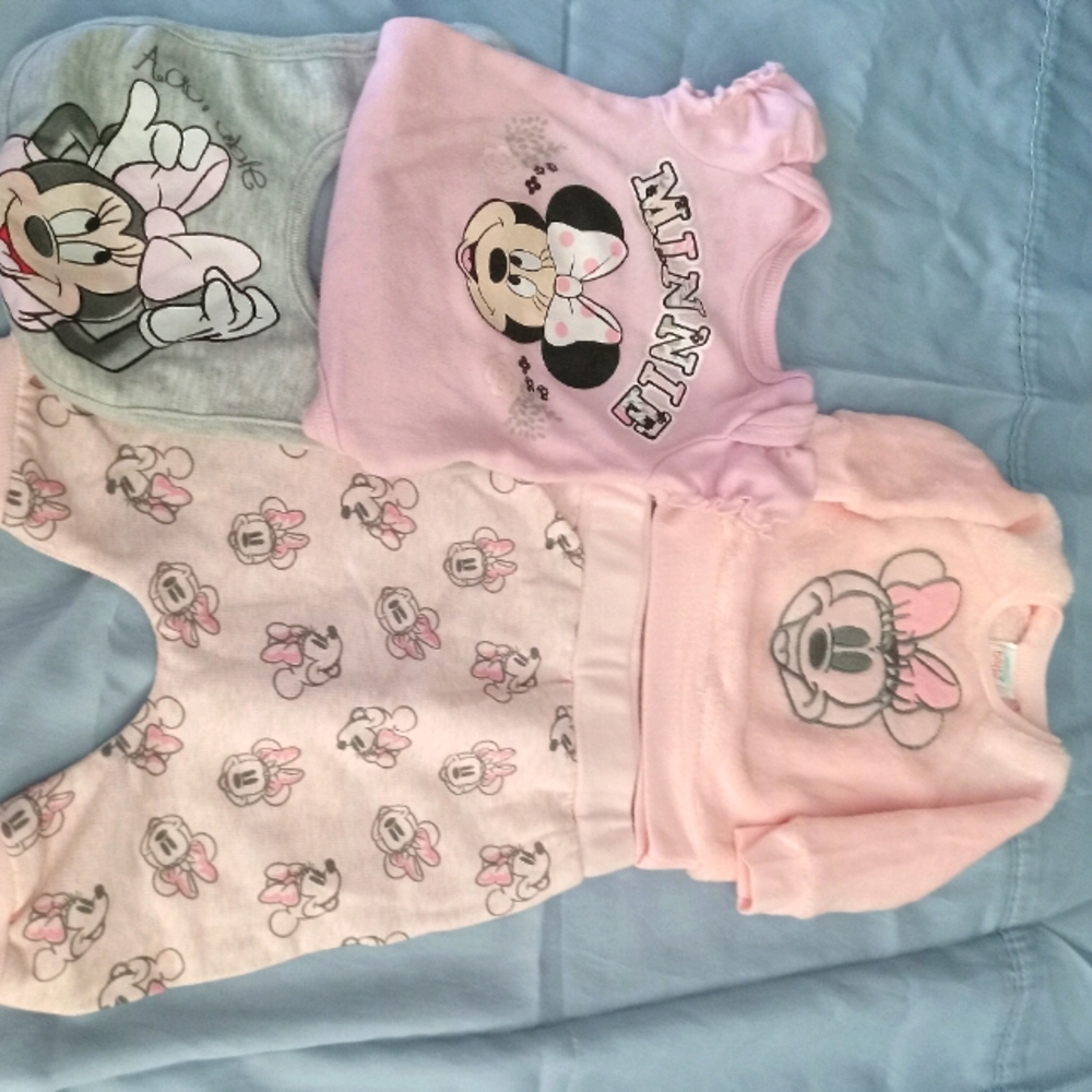 Disney baby girl 4pc set.